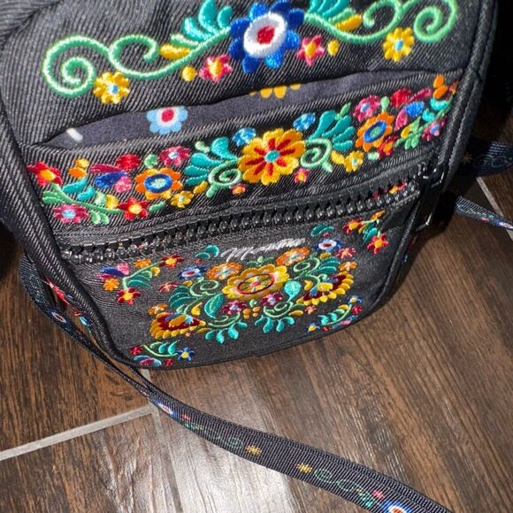 🌸 Bordado Embroidered Crossbody Bag + Tumbler Belt | Multi-Way Festival Ready 🌸 - Picture 6 of 12